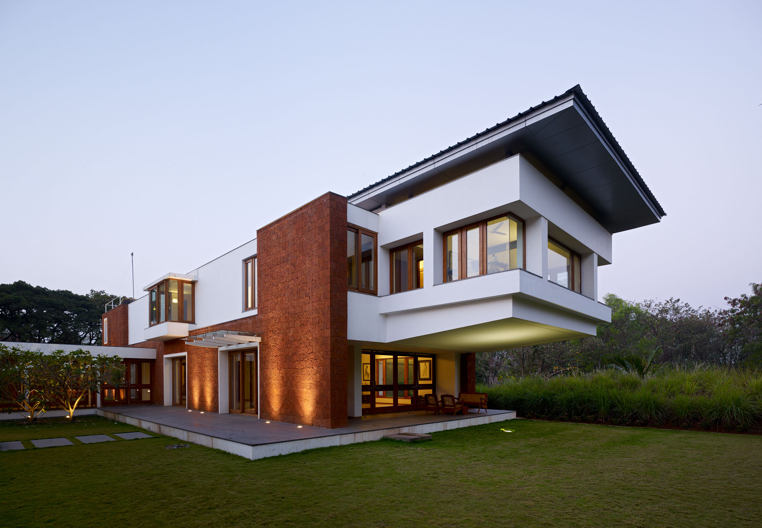 E13430 ALPA 036806p j2560